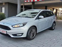 Grau Gebraucht 2016 Ford Focus Basis Limousine | 4.000 € (Guter Preis)