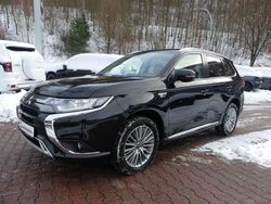 Schwarz (metallic) Gebraucht 2021 Mitsubishi Outlander P-HEV SUV | 18.990 € (Guter Preis)
