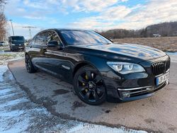 Schwarz Gebraucht 2012 BMW 750 Limousine | 15.300 €