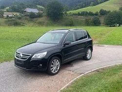 Schwarz Gebraucht 2011 VW Tiguan Team SUV | 8.800 € (Fairer Preis)