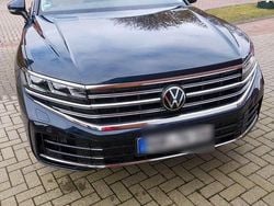 Blau Gebraucht 2024 VW Touareg R SUV | 68.900 € (Guter Preis)
