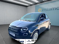 Schwarz Gebraucht 2022 Fiat 500e Action Kleinwagen | 15.499 € (Etwas zu teuer)