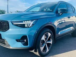 Blau Gebraucht 2024 Volvo XC40 Plus SUV | 39.490 € (Etwas zu teuer)