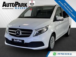 Weiß Gebraucht 2020 Mercedes V220 Van / Kleinbus | 31.998 € (Fairer Preis)
