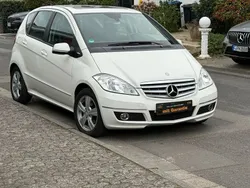 Weiß Gebraucht 2011 Mercedes A180 Limousine | 8.900 € (Teuer)