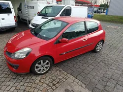 Rot Gebraucht 2006 Renault Clio II Exception Limousine | 1.700 € (Etwas zu teuer)