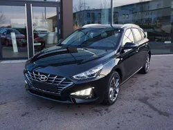 Abyss black / mic Gebraucht 2023 Hyundai i30 Trend Kombi | 26.900 € (Teuer)