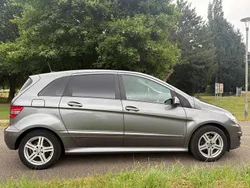 Braun Gebraucht 2011 Mercedes B200 Van / Kleinbus | 4.700 € (Guter Preis)