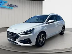 Weiß Gebraucht 2022 Hyundai i30 Limousine | 19.500 € (Fairer Preis)