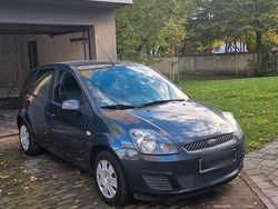 Grau Gebraucht 2007 Ford Fiesta Kleinwagen | 1.800 € (Fairer Preis)
