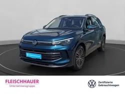 Blau Gebraucht 2024 VW Tiguan Life SUV | 38.490 € (Fairer Preis)