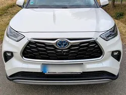 Weiß Gebraucht 2021 Toyota Highlander Hybrid Luxury SUV | 48.000 €