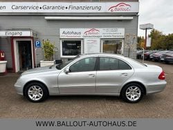 Silber Gebraucht 2005 Mercedes E220 Limousine | 3.950 € (Fairer Preis)