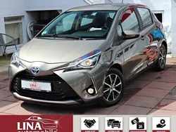 Grau Gebraucht 2018 Toyota Yaris Hybrid Team Limousine | 12.980 € (Fairer Preis)
