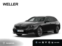 Saphirschwarz metallic (schwarz) Neu 2025 BMW 520 Comfort Edition Kombi | 72.450 € (Teuer)