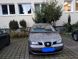 Grau Gebraucht 2002 Seat Ibiza Kleinwagen | 400 € (Guter Preis)