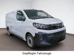Weiß Gebraucht 2024 Opel Vivaro Van | 25.499 € (Fairer Preis)