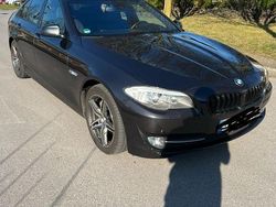 Grau Gebraucht 2011 BMW 530 Luxury Line Limousine | 9.900 € (Superpreis)