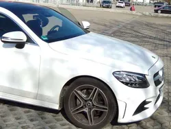 Weiß Gebraucht 2021 Mercedes C180 Coupé | 29.999 € (Guter Preis)