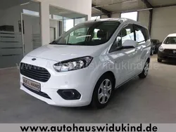 Weiß Gebraucht 2020 Ford Tourneo Courier Van / Kleinbus | 15.990 € (Fairer Preis)