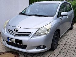Silber Gebraucht 2009 Toyota Verso Life Van / Kleinbus | 5.490 € (Etwas zu teuer)