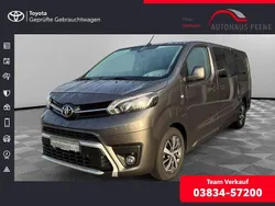 Grau Gebraucht 2024 Toyota Proace Verso Team Kombi | 40.665 € (Fairer Preis)
