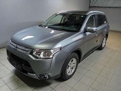 Grau Gebraucht 2015 Mitsubishi Outlander Invite SUV | 10.900 € (Guter Preis)