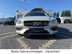 Birch light / metallic Gebraucht 2018 Volvo V60 Momentum Kombi | 23.490 € (Fairer Preis)