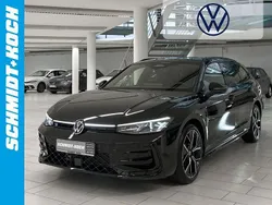 Schwarz Gebraucht 2024 VW Passat R-line Kombi | 53.880 € (Teuer)