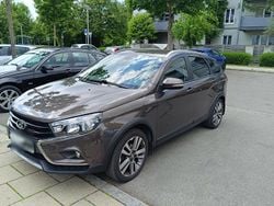 Braun Gebraucht 2020 Lada Vesta Kombi | 13.750 € (Teuer)
