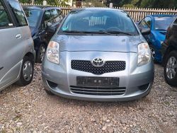 Rot Gebraucht 2007 Toyota Yaris Kleinwagen | 1.590 €