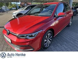 Kings red (metallic) Gebraucht 2021 VW Golf VIII Style Limousine | 21.998 € (Superpreis)