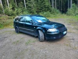 Schwarz Gebraucht 2002 VW Passat Kombi | 1.250 €
