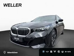 Saphirschwarz (schwarz) Gebraucht 2024 BMW 520 M Sport Kombi | 53.450 € (Superpreis)