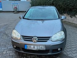 Grau Gebraucht 2007 VW Golf V Kleinwagen | 1.700 € (Fairer Preis)