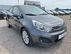 Grau Gebraucht 2014 Kia Rio Limousine | 6.999 € (Etwas zu teuer)