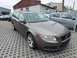 Grau Gebraucht 2007 Volvo V70 Kinetic Kombi | 2.400 € (Fairer Preis)