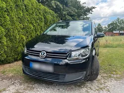 Schwarz Gebraucht 2011 VW Touran Van / Kleinbus | 6.199 € (Fairer Preis)