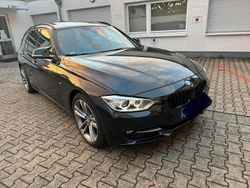Schwarz Gebraucht 2014 BMW 330 Sport Line Kombi | 16.000 € (Fairer Preis)