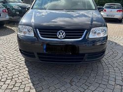 Schwarz Gebraucht 2004 VW Touran Van / Kleinbus | 1.950 € (Guter Preis)