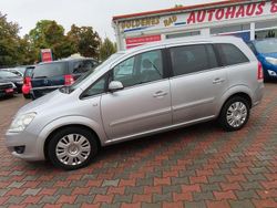 Silber Gebraucht 2008 Opel Zafira Edition Van / Kleinbus | 3.490 € (Etwas zu teuer)
