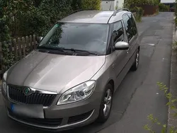 Beige Gebraucht 2011 Skoda Roomster Plus Edition Kombi | 3.900 € (Fairer Preis)