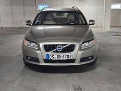 Beige Gebraucht 2010 Volvo V70 Momentum Kombi | 7.000 € (Fairer Preis)