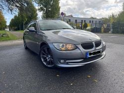 Grau Gebraucht 2011 BMW 325 Cabriolet Performance Cabrio | 8.900 € (Superpreis)