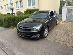Schwarz Gebraucht 2006 Opel Astra GTC OPC Coupé | 1.400 € (Etwas zu teuer)