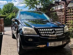 Schwarz Gebraucht 2006 Mercedes ML320 SUV | 6.999 € (Fairer Preis)
