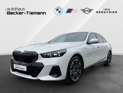Weiß Gebraucht 2024 BMW 520 Comfort Edition Limousine | 55.910 € (Etwas zu teuer)