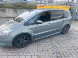Grau Gebraucht 2008 Ford S-MAX S Van / Kleinbus | 5.000 € (Fairer Preis)