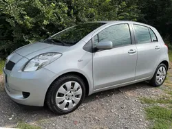Grau Gebraucht 2006 Toyota Yaris Limousine | 3.499 € (Fairer Preis)