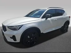 Crystal white / metallic Neu 2025 Volvo XC40 Plus SUV | 46.998 € (Teuer)